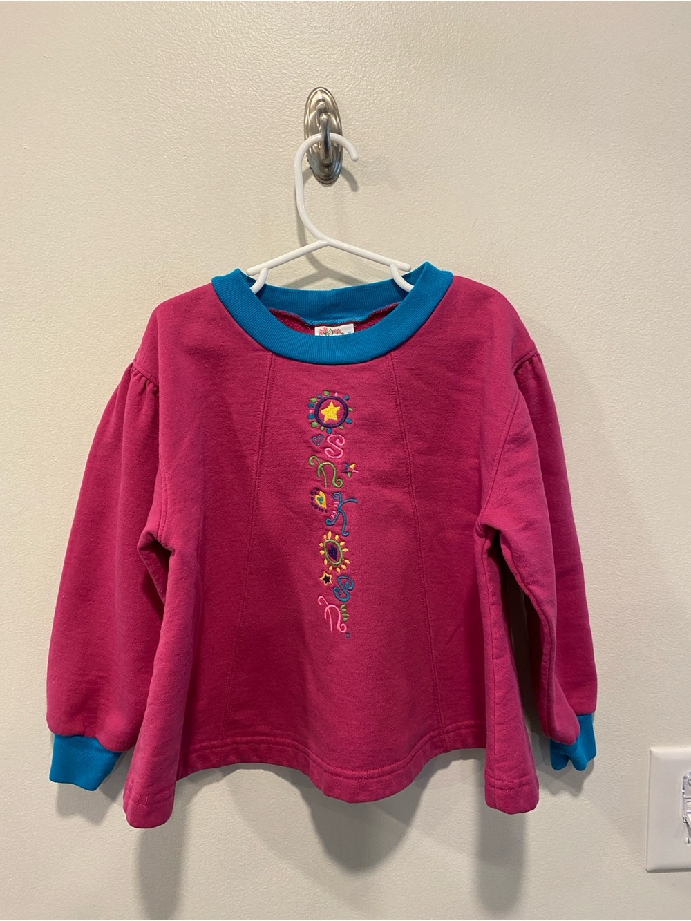 Vintage OshKosh B’gosh Girls Sweatshirt embroidered logo size 6 magenta 90s